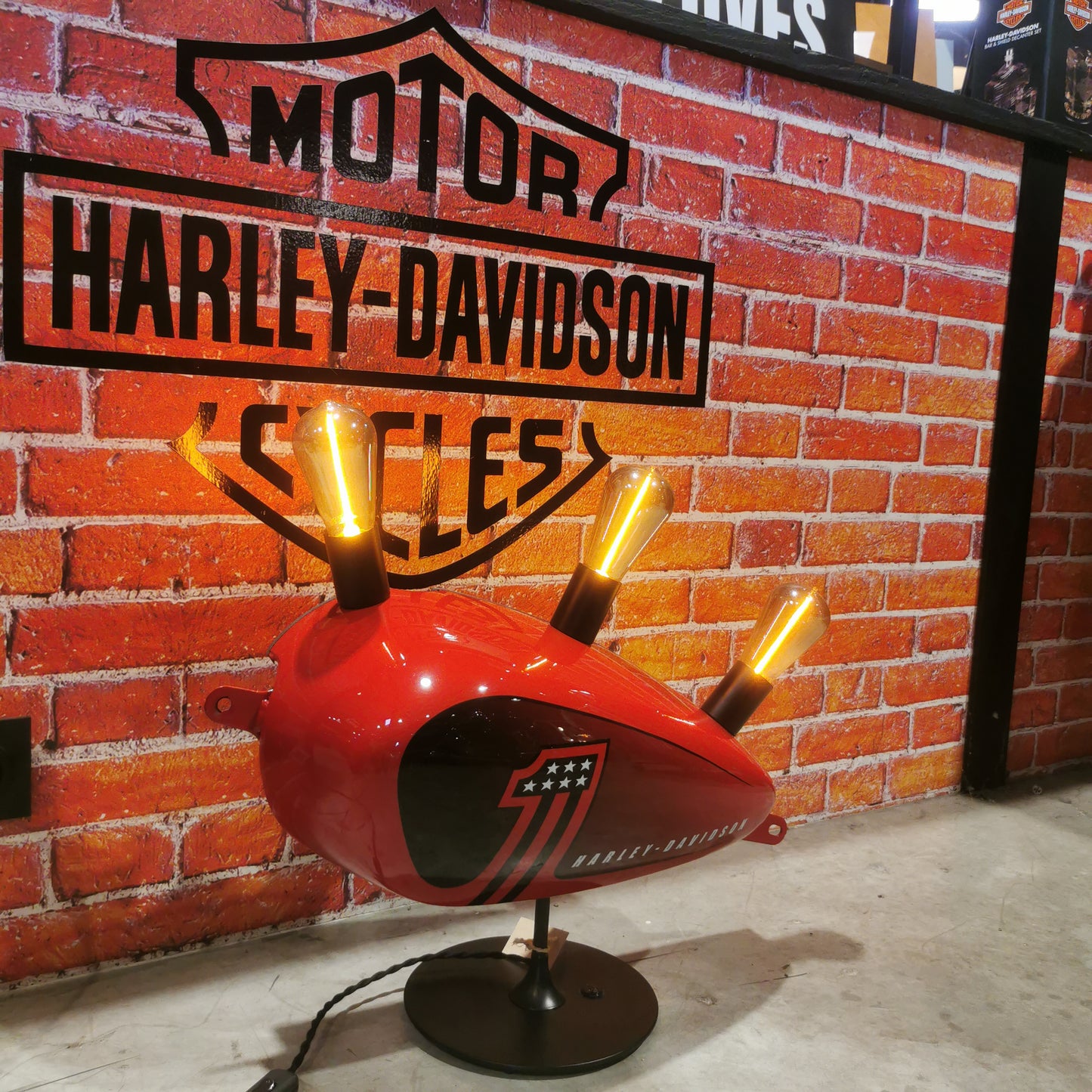 H-D